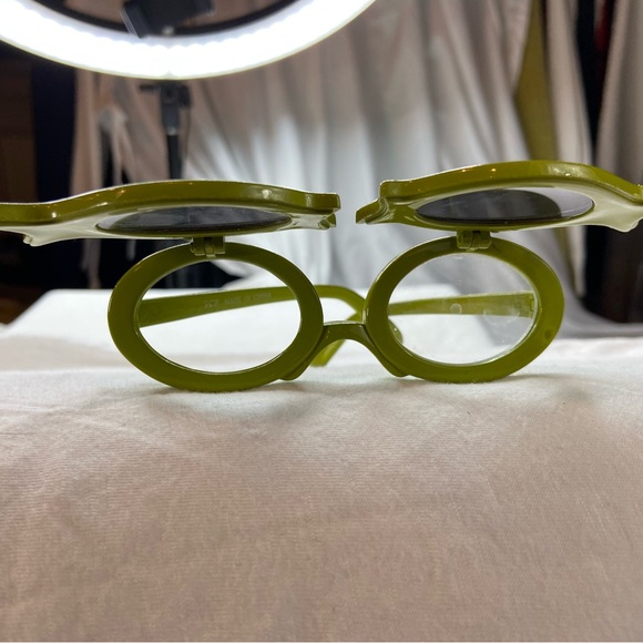 Trendy Kids Sunglasses 3 pairs Bright Green, Olive Fish shape, Pink, Miss Kitty. - Picture 2 of 6